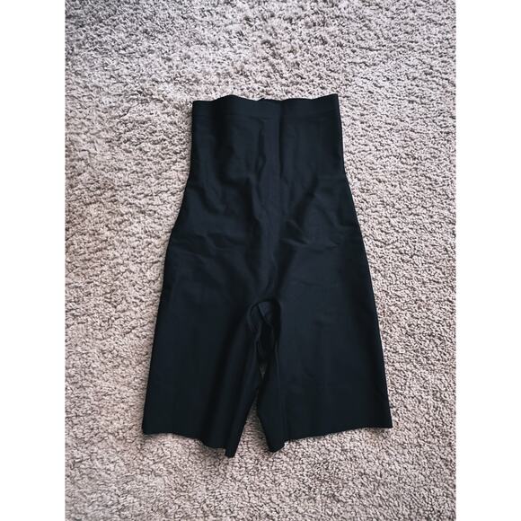 NWOT SKIMS Core Sculpt High-Waisted Short Black Onyx XXS Shapewear Compression - Picture 5 of 8